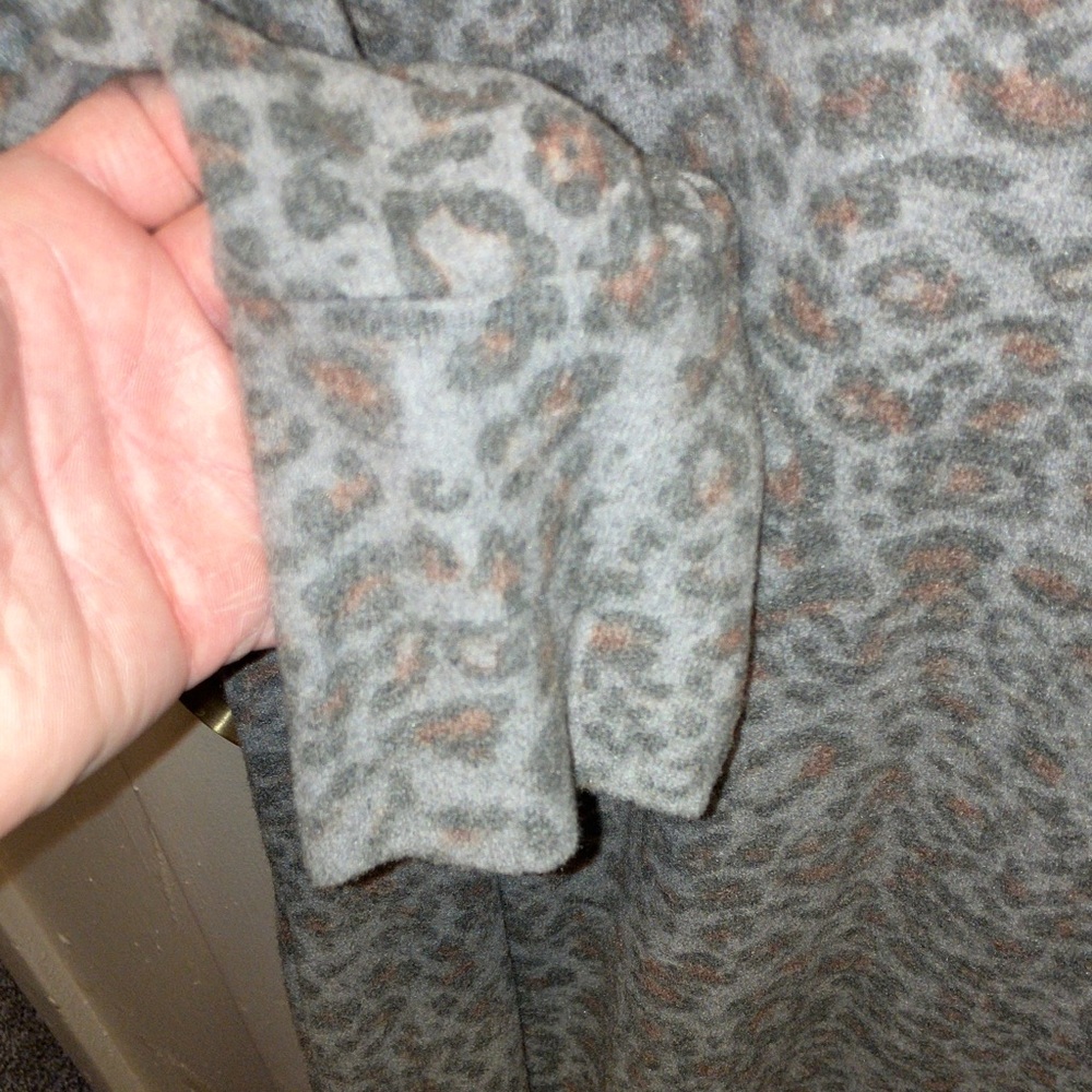 Cable & Gauge Gray Leopard Asymmetrical Cowl Neck Dress Large New - Picture 5 of 5